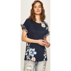 Desigual - T-shirt. Niebieskie bluzki damskie Desigual, s, z nadrukiem, z wiskozy, casualowe, z okrągłym kołnierzem, z krótkim rękawem. W wyprzedaży za 129,90 zł.