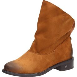 Botki damskie, sztyblety VINCEZA 16079 CAMEL. Brązowe botki damskie Vinceza, z zamszu, klasyczne, na wysokim obcasie, na obcasie, bez zapięcia. W wyprzedaży za 149,00 zł.