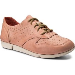 Półbuty CLARKS - Tri Actor 261241524 Coral Leather. Czerwone półbuty damskie skórzane marki Clarks, na płaskiej podeszwie. W wyprzedaży za 239,00 zł.