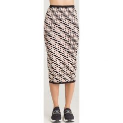 SPÓDNICA ELISABETTA FRANCHI. Szare spódniczki damskie Elisabetta Franchi, na imprezę, bez wzorów, z dzianiny, midi, dopasowane. Za 789,00 zł.