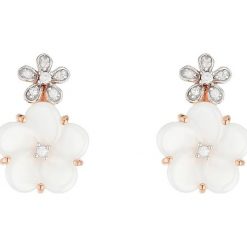 Złote kolczyki-wkrętki z diamentami. Żółte kolczyki damskie Diamond & Co, z diamentem, złote. W wyprzedaży za 681,95 zł.
