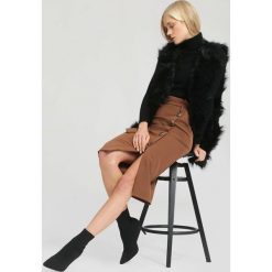 Czarna Kamizelka In Which. Czarne kamizelki damskie other, l, z futra. Za 129,99 zł.