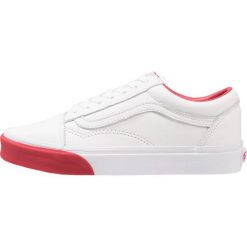 Vans UA OLD SKOOL Tenisówki i Trampki true white/baked apple. Białe tenisówki damskie Vans, z materiału. W wyprzedaży za 169,50 zł.