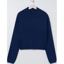 Krótki sweter ze wzorem - Granatowy. Niebieskie swetry damskie Sinsay, s, bez wzorów, z krótkim rękawem, krótkie, bez kaptura. Za 59,99 zł.
