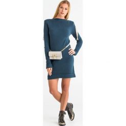 SUKIENKA Patrizia Pepe. Żółte sukienki damskie Patrizia Pepe, na co dzień, xs, bez wzorów, z dzianiny, z okrągłym kołnierzem, bez rękawów, mini, proste. Za 683,40 zł.
