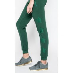 Femi Stories - Spodnie Sky. Szare spodnie sportowe damskie marki Femi Stories, l, z bawełny. W wyprzedaży za 139,90 zł.