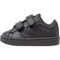 Converse PL 76 2V Tenisówki i Trampki black. Czarne trampki chłopięce Converse, z materiału. W wyprzedaży za 183,20 zł.
