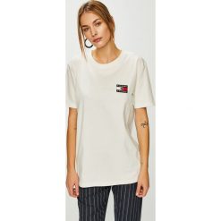 Tommy Jeans - Top. Białe topy damskie marki Tommy Jeans, s, z bawełny, z okrągłym kołnierzem. Za 229,90 zł.