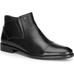 Buty męskie. Czarne sztyblety męskie Wittchen, ze skóry, bez zapięcia. W wyprzedaży za 279,90 zł.