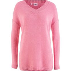 Sweter oversize z głębokim dekoltem w serek bonprix malinowy. Czerwone swetry oversize damskie bonprix. Za 27,99 zł.