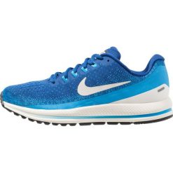 Nike Performance AIR ZOOM VOMERO 13 Obuwie do biegania treningowe gym blue/light bone/blue hero/sail. Niebieskie buty do biegania męskie marki Nike Performance, z materiału. Za 779,00 zł.