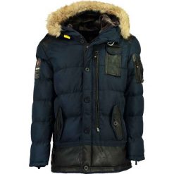 Parka "Busseldorf" w kolorze granatowym. Niebieskie parki męskie Geographical Norway Men, s, bez wzorów, bez kaptura. W wyprzedaży za 409,95 zł.
