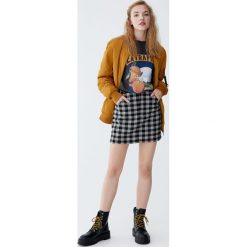 Minispódniczka tailoring z kieszeniami. Czarne spódniczki damskie Pull&Bear, bez wzorów. Za 59,90 zł.