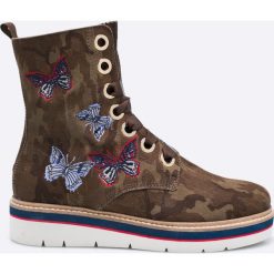 Tommy Hilfiger - Botki. Szare buty zimowe damskie TOMMY HILFIGER, z materiału, z okrągłym noskiem, na obcasie, na sznurówki. W wyprzedaży za 639,90 zł.
