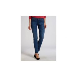Jeansy damskie: Jeansy slim fit Wrangler Spodnie Damskie Evalyn 26E6764A WASHED DOWN