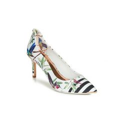 Czółenka Ted Baker VYIXYNP2. Białe czółenka damskie Ted Baker, bez wzorów, bez obcasa. Za 679,00 zł.