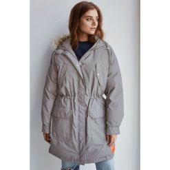 Calvin Klein Jeans - Kurtka puchowa. Szare kurtki damskie Calvin Klein Jeans, s, bez wzorów, z poliesteru, długie. W wyprzedaży za 749,90 zł.