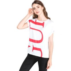 Guess Koszulka Biały. Białe koszulki damskie Guess, l, z aplikacjami, z elastanu, bez kołnierzyka. Za 221,95 zł.