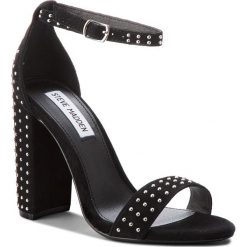 Sandały STEVE MADDEN - Carrson S Sandal SM11000105-03002-032 Black With Studs. Czarne klapki damskie Steve Madden, z aplikacjami, z zamszu, bez obcasa, na obcasie. W wyprzedaży za 309,00 zł.