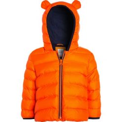 GAP BABY Kurtka zimowa orange buoy. Pomarańczowe kurtki męskie marki GAP, na zimę, z poliesteru. W wyprzedaży za 199,20 zł.