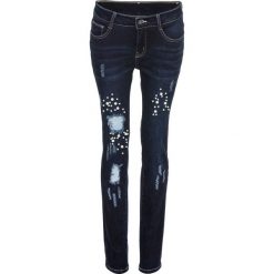 Dżinsy z perełkami bonprix ciemny denim. Niebieskie jeansy damskie bonprix. Za 149,99 zł.