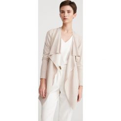 Kardigan bez zapięcia - Beżowy. Brązowe swetry damskie Reserved, s, bez wzorów. Za 59,99 zł.