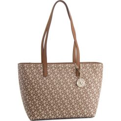 Torebka DKNY - Bryant Lg Zip Tote R74AJ014 Chino Logo-Vic CVU. Brązowe torebki klasyczne damskie DKNY, ze skóry ekologicznej. Za 809,00 zł.