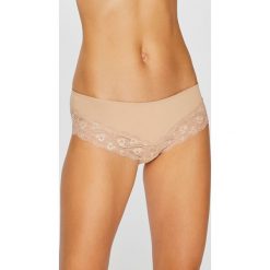 Triumph - Figi Lovely Micro. Brązowe majtki damskie marki Triumph, l, z elastanu. Za 39,90 zł.