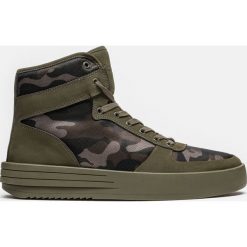 Khaki sneakery męskie. Brązowe buty sportowe męskie marki Kazar, z syntetyku. Za 469,00 zł.