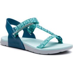 Sandały RIDER - Rx III Sandal Fem 82657 Grey/Blue/Green 22280. Niebieskie klapki damskie Rider, bez wzorów, z tworzywa sztucznego, bez obcasa. W wyprzedaży za 129,00 zł.