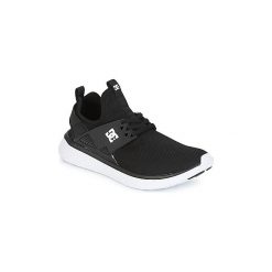 Buty DC Shoes Meridian M SHOE BKW. Czarne trampki męskie marki DC Shoes, bez wzorów, bez zapięcia. Za 423,20 zł.