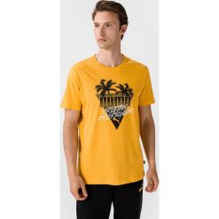 Puma Summer Palms Koszulka Żółty. Żółte podkoszulki męskie Puma, l, z nadrukiem, z bawełny, z krótkim rękawem. Za 111,95 zł.