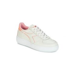 Buty Diadora B.ELITE L WIDE WN. Białe trampki i tenisówki damskie Diadora, bez wzorów, bez zapięcia. Za 239,40 zł.