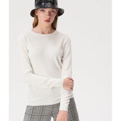 Sweter basic - Kremowy. Białe swetry damskie Sinsay, s, bez wzorów, bez rękawów, bez kaptura. Za 39,99 zł.