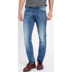 Wrangler - Jeansy Greensboro. Niebieskie jeansy męskie marki Wrangler. Za 349,90 zł.