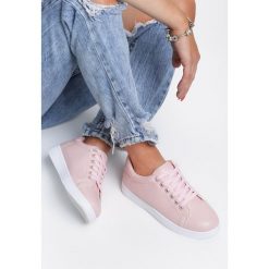 Różowe Buty Sportowe Cover Me. Różowe buty sportowe damskie Renee, bez wzorów, sportowe. Za 49,99 zł.