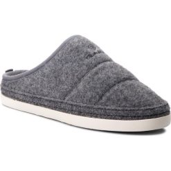 Kapcie GANT - Frank 17698838 Graphite Gray G83. Szare kapcie męskie GANT, bez wzorów, z tworzywa sztucznego. W wyprzedaży za 169,00 zł.