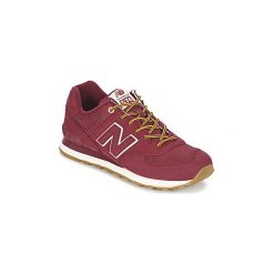 Buty New Balance ML574. Czerwone trampki i tenisówki damskie New Balance, bez wzorów, bez zapięcia. Za 307,30 zł.