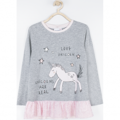 Koszulka. Szare bluzki dziewczęce bawełniane UNICORN, z napisami, z kokardą, z długim rękawem. Za 55,90 zł.