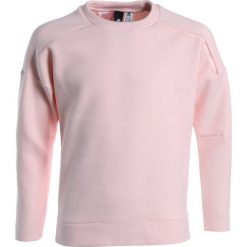 Adidas Performance Bluza icepnk/icepnk. Różowe bluzy dziewczęce adidas Performance, z elastanu. W wyprzedaży za 139,30 zł.