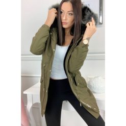 Ocieplana kurtka parka z kapturem zielony. Zielone kurtki damskie Tagless, m. Za 393,89 zł.