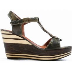 Sandałki na koturnie - skóra naturalna - model 355 - kolor moro. Sandały damskie Zapato, moro, ze skóry, bez obcasa, na koturnie, bez zapięcia. W wyprzedaży za 119,00 zł.