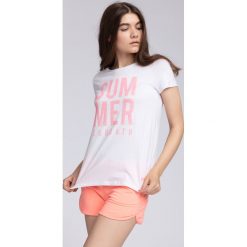 T-shirt damski TSD449 - biały. Białe t-shirty damskie marki 4f, z elastanu. W wyprzedaży za 39,99 zł.