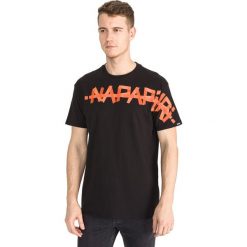 Napapijri Solt Koszulka Czarny. Czarne t-shirty męskie Napapijri, xl, z nadrukiem, z bawełny, bez kołnierzyka, krótkie. Za 181,95 zł.