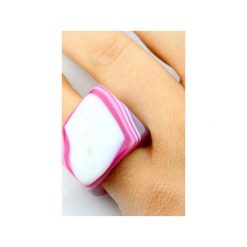 InspiRING Low Candy rozmiar 9. Różowe pierścionki damskie marki Brazi druse jewelry, z agatem. Za 240,00 zł.
