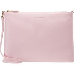 Coccinelle NEW BEST CROSSBODY SOFT Kopertówka graceful pink. Różowe kopertówki damskie marki Coccinelle, bez wzorów, bez dodatków. Za 549,00 zł.
