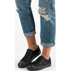 CZARNE TRAMPKI. Czarne tenisówki damskie Merg. Za 39,99 zł.