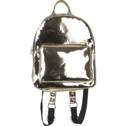 Plecaki męskie: Plecak w kolorze złotym – (S)24 x (W)32 x (G)12 cm