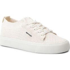 Tenisówki GANT - Long Beach 18537327 Surf White G281. Białe półbuty damskie GANT, bez wzorów, z gumy, bez zapięcia. Za 439,00 zł.