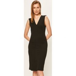 Vero Moda - Sukienka. Czarne sukienki damskie Vero Moda, na co dzień, s, bez wzorów, z elastanu, biznesowe, bez kołnierzyka, bez rękawów, midi, proste. W wyprzedaży za 99,90 zł.